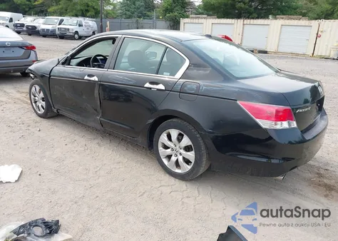 2009 Honda Accord z USA, uszkodzony, nr VIN 1HGCT36879A049020